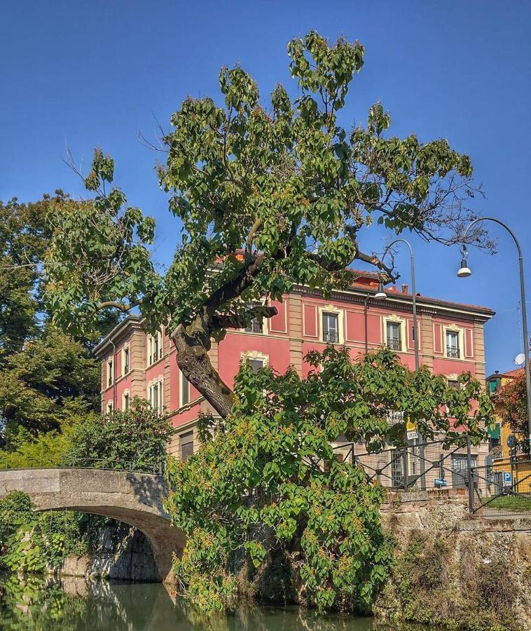 Trilocale In Villa Signorile Milano Eksteriør billede